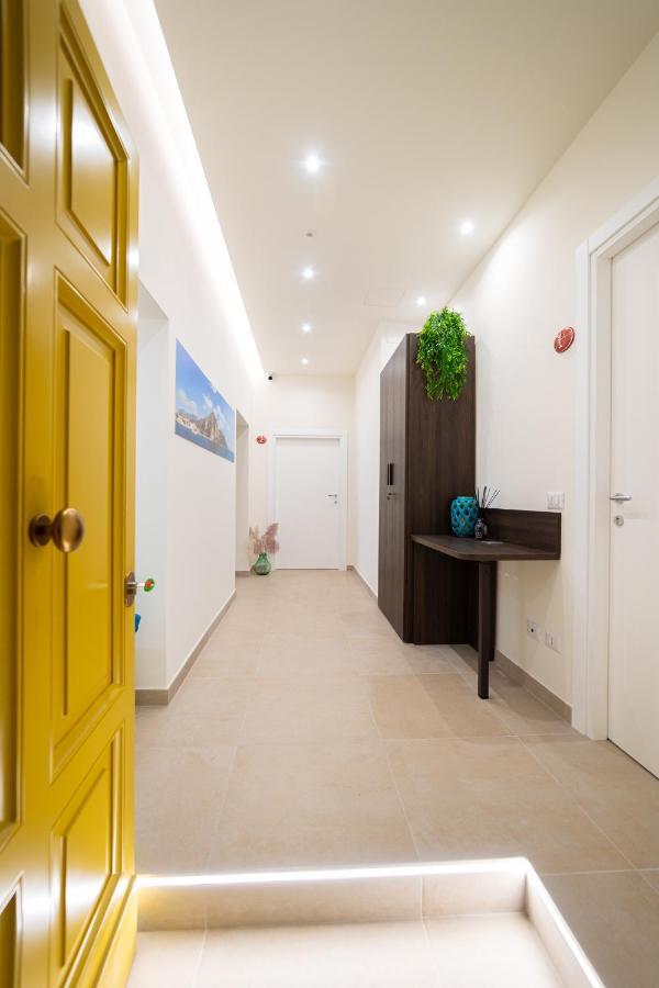 Numisia Guest House Terracina Buitenkant foto