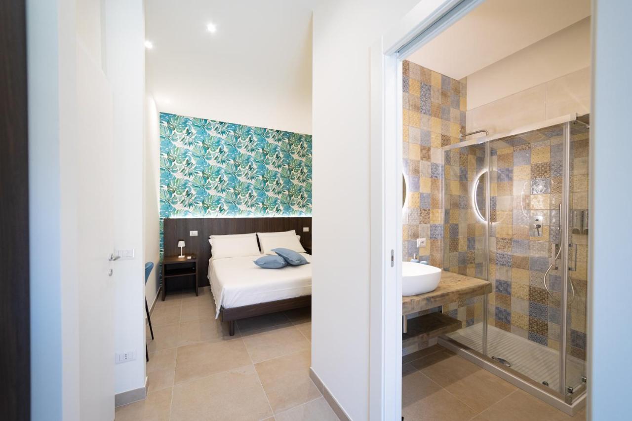 Numisia Guest House Terracina Buitenkant foto