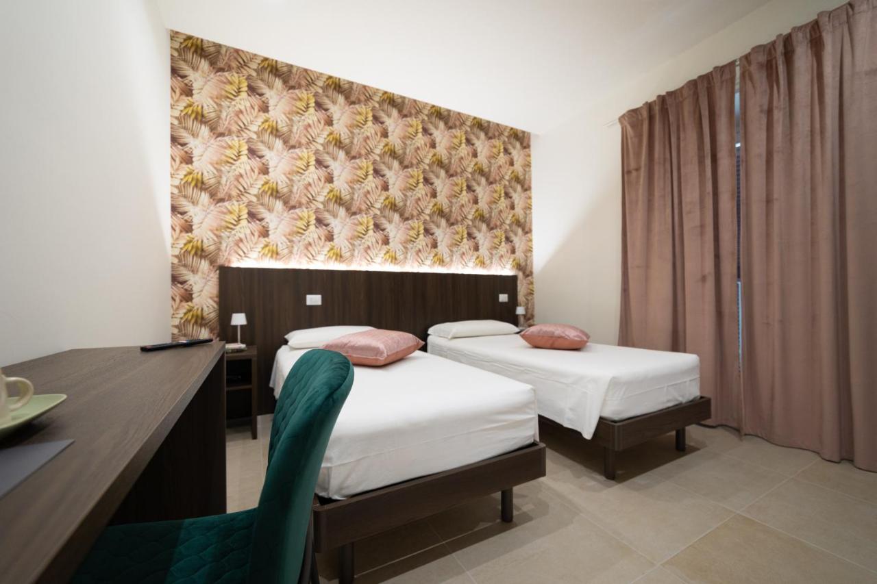 Numisia Guest House Terracina Buitenkant foto