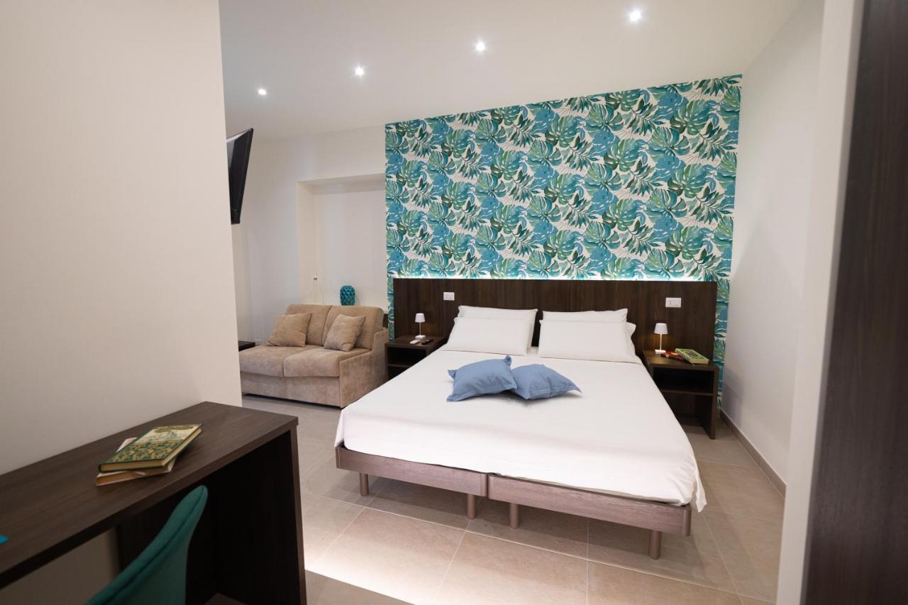 Numisia Guest House Terracina Buitenkant foto