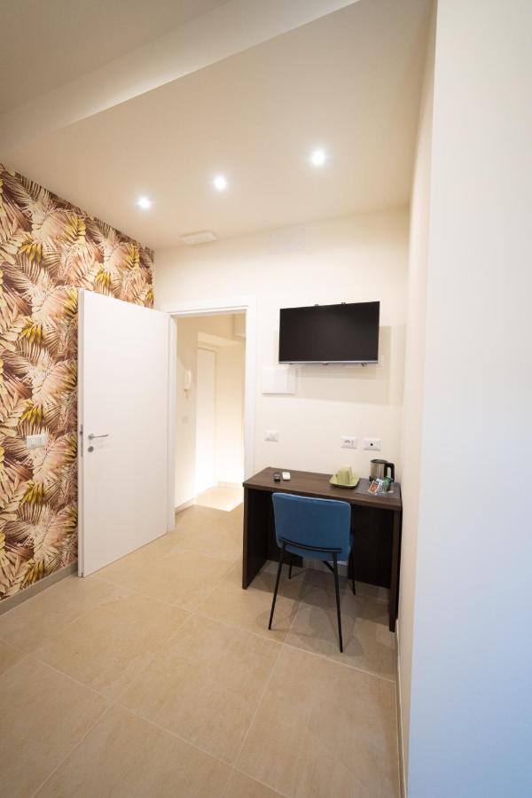 Numisia Guest House Terracina Buitenkant foto