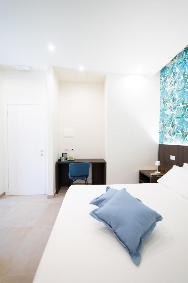 Numisia Guest House Terracina Buitenkant foto