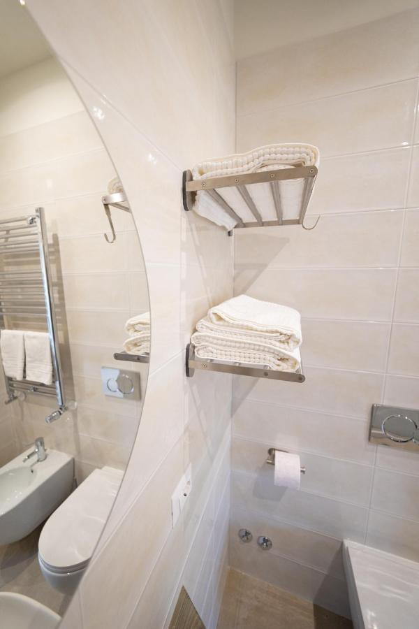 Numisia Guest House Terracina Buitenkant foto