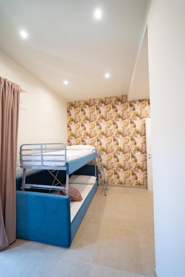 Numisia Guest House Terracina Buitenkant foto